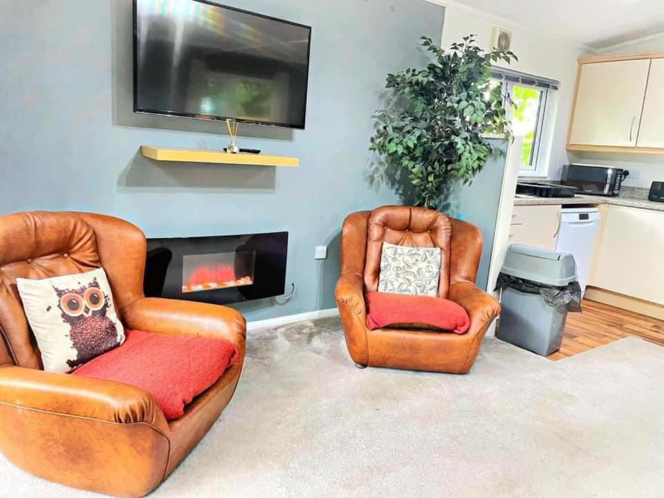 Woodland View -Hot Tub-Tenby-Carmarthen-St Clears Buitenkant foto