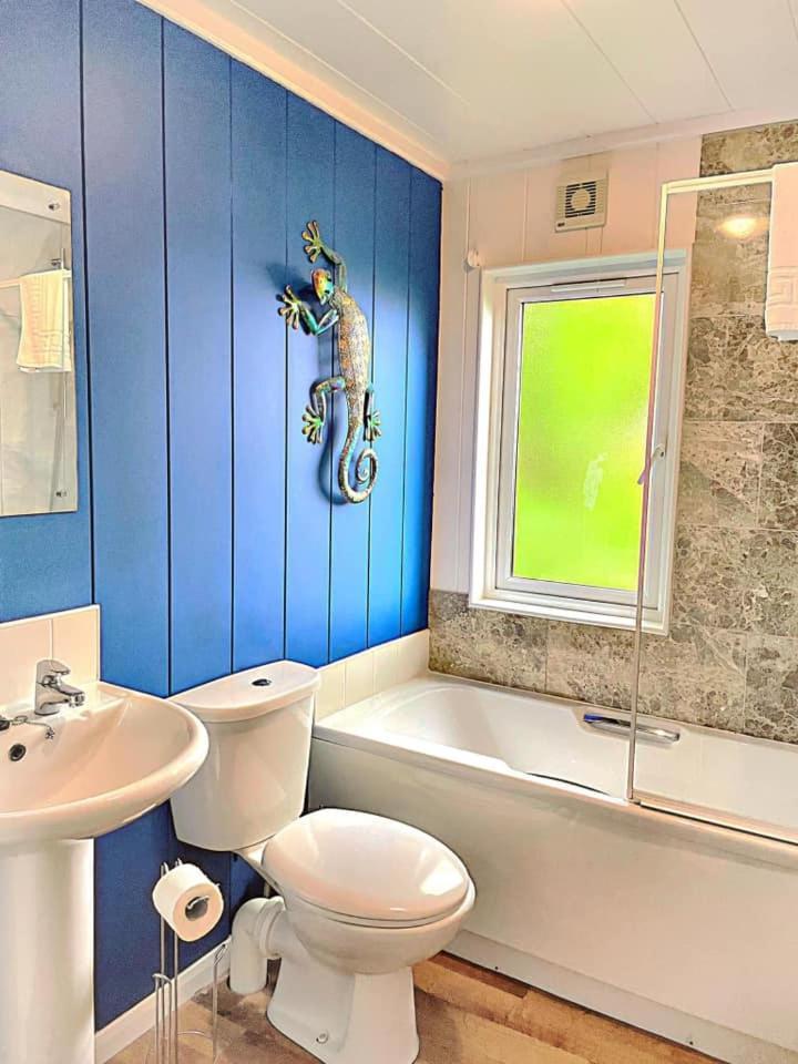 Woodland View -Hot Tub-Tenby-Carmarthen-St Clears Buitenkant foto