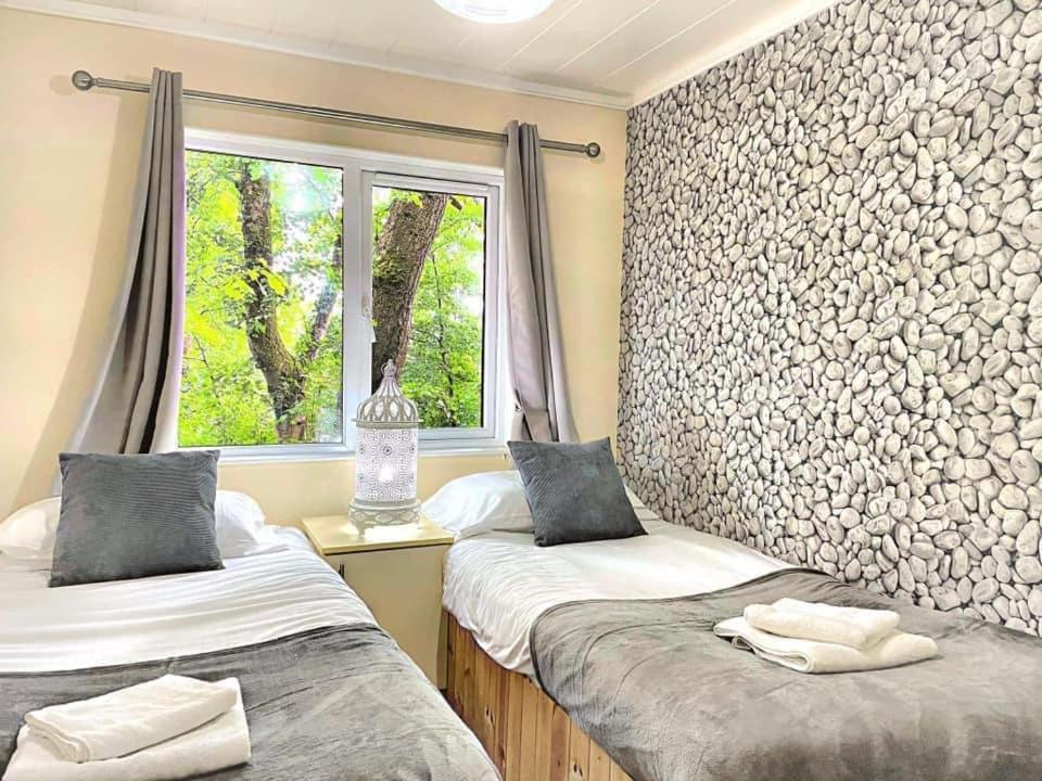 Woodland View -Hot Tub-Tenby-Carmarthen-St Clears Buitenkant foto
